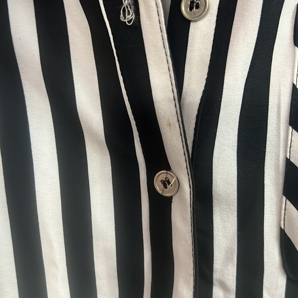 Black and white stripes button shirt size medium - Picture 4 of 5